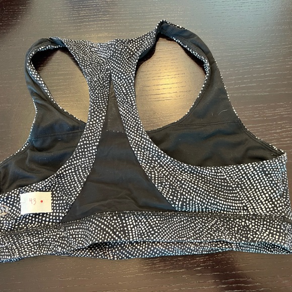 Lululemon invigorate bra - Picture 2 of 3